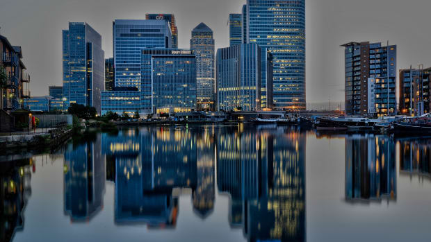 By Aleem Yousaf (Canary Wharf after sunset) [CC BY-SA 2.0], via Wikimedia Commons