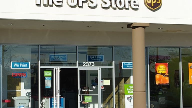 UPS Store Clerks Will Notarize Anything: Ponzi Scheme Edition