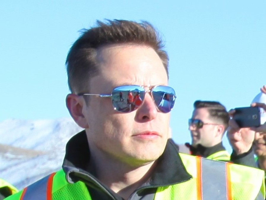 SpaceX Given Unique Access to Classified Defense Dept. Space Tracking Data, Sources Say