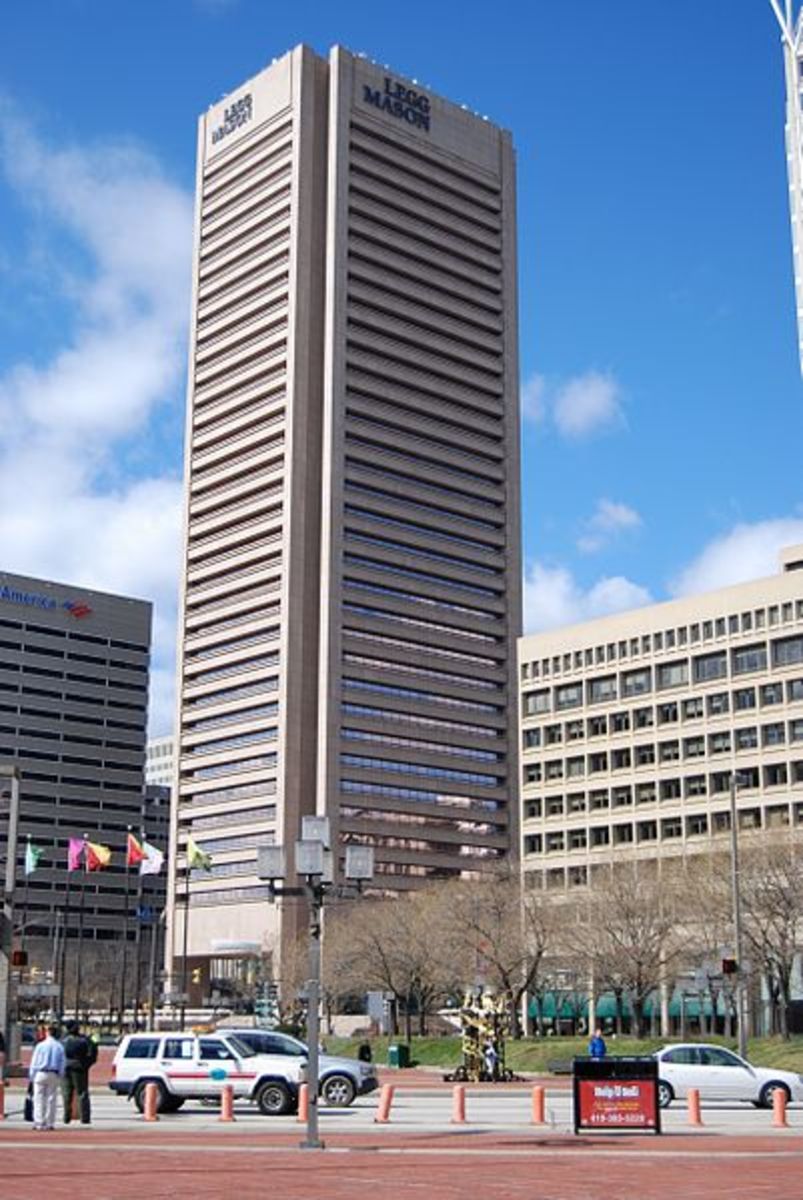 Even Legg Mason's building is boring. And it's in Baltimore. By Wallstreethotrod (Own work (Original text: self-made)) [Public domain], via Wikimedia Commons