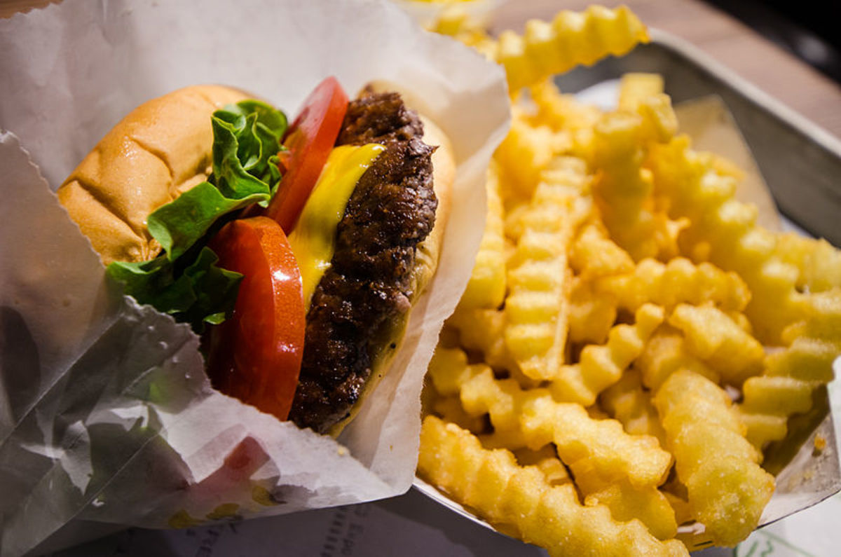 By m01229 from USA (Shake Shack burger and fries) [CC BY 2.0], via Wikimedia Commons