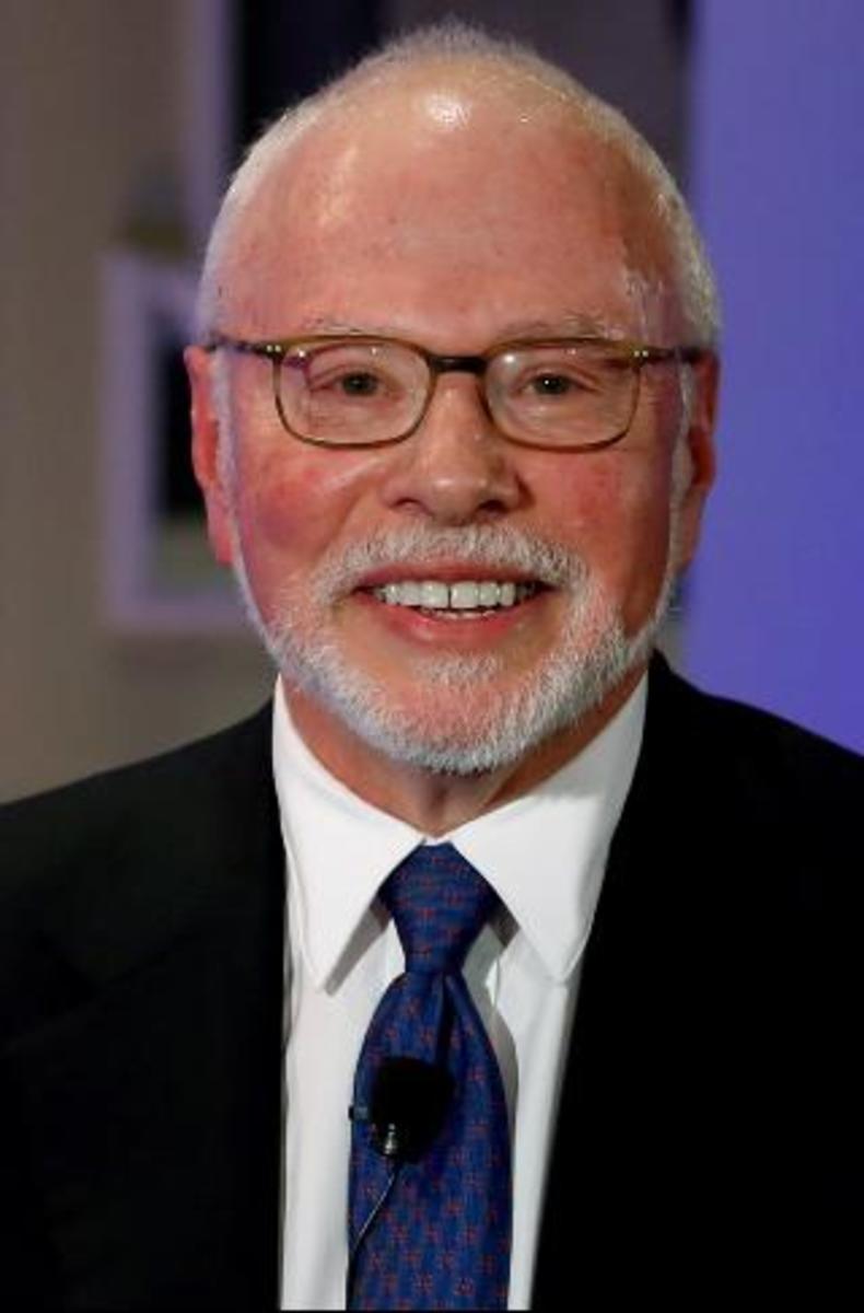 The only known photo of Paul Singer smiling, taken shortly after he finished reading the Panama Papers.
