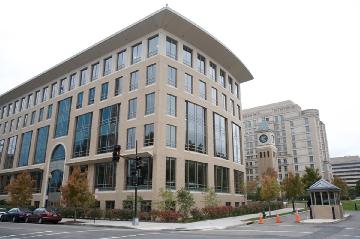 Georgetown Court Taiwanese Financier Must Have Had A Hell Of A Time At Georgetown Law ...